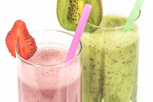 fruit smoothie, strawberry smoothie, kiwi cocktail